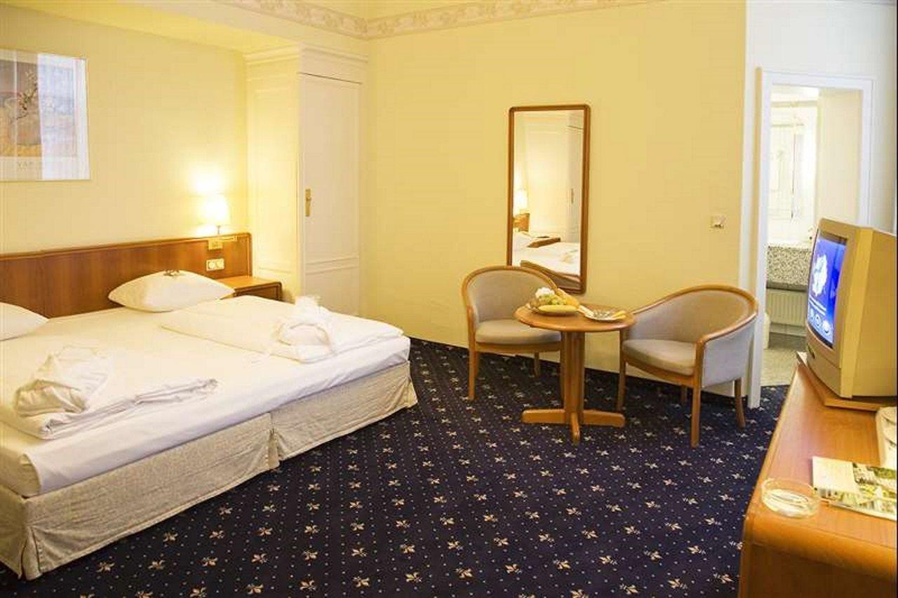 Hotel Monopol - Central Station Frankfurt am Main Quarto foto